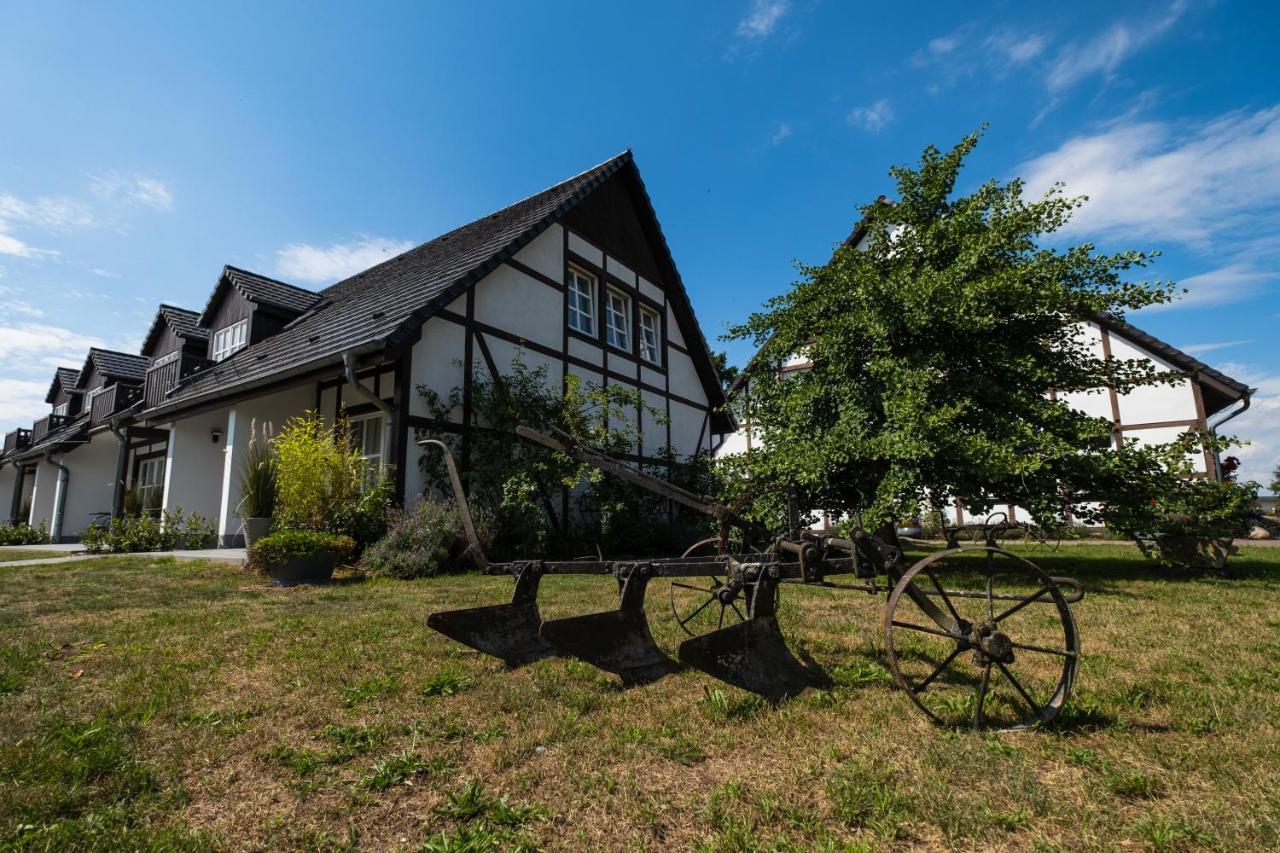 Landhotel Rosenhof Garni Am Plauer See Mit Ladesaeule Fuer E-Autos Quetzin Exterior photo